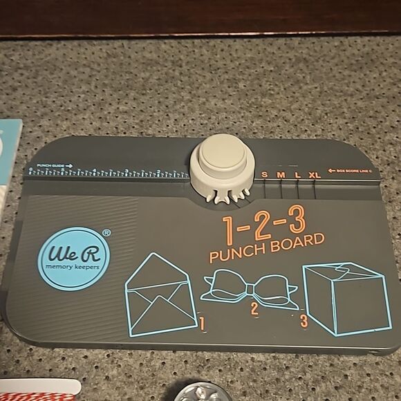 WER punch board party collection like new - Picture 2 of 7